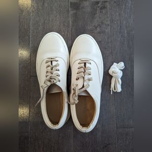 Nisolo tan sneakers with extra laces